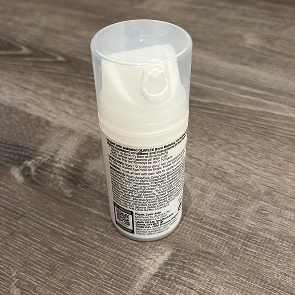 new olaplex no.6 bond smoother - Picture 3 of 5
